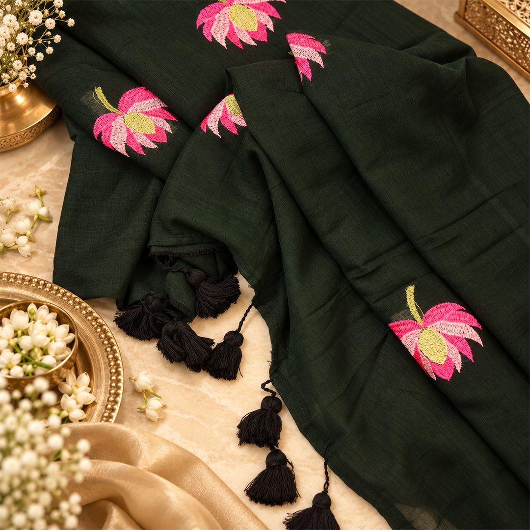 Mul cotton sarees with Lotus Embroidery